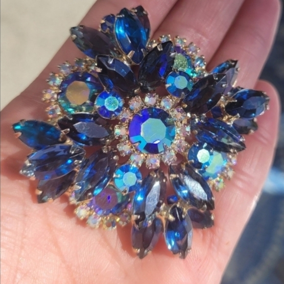 Vintage Juliana Blue Aurora AB Brooch - Picture 1 of 8